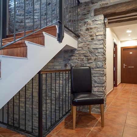 Casa Cambra Guest House อาอินซา ภายนอก รูปภาพ