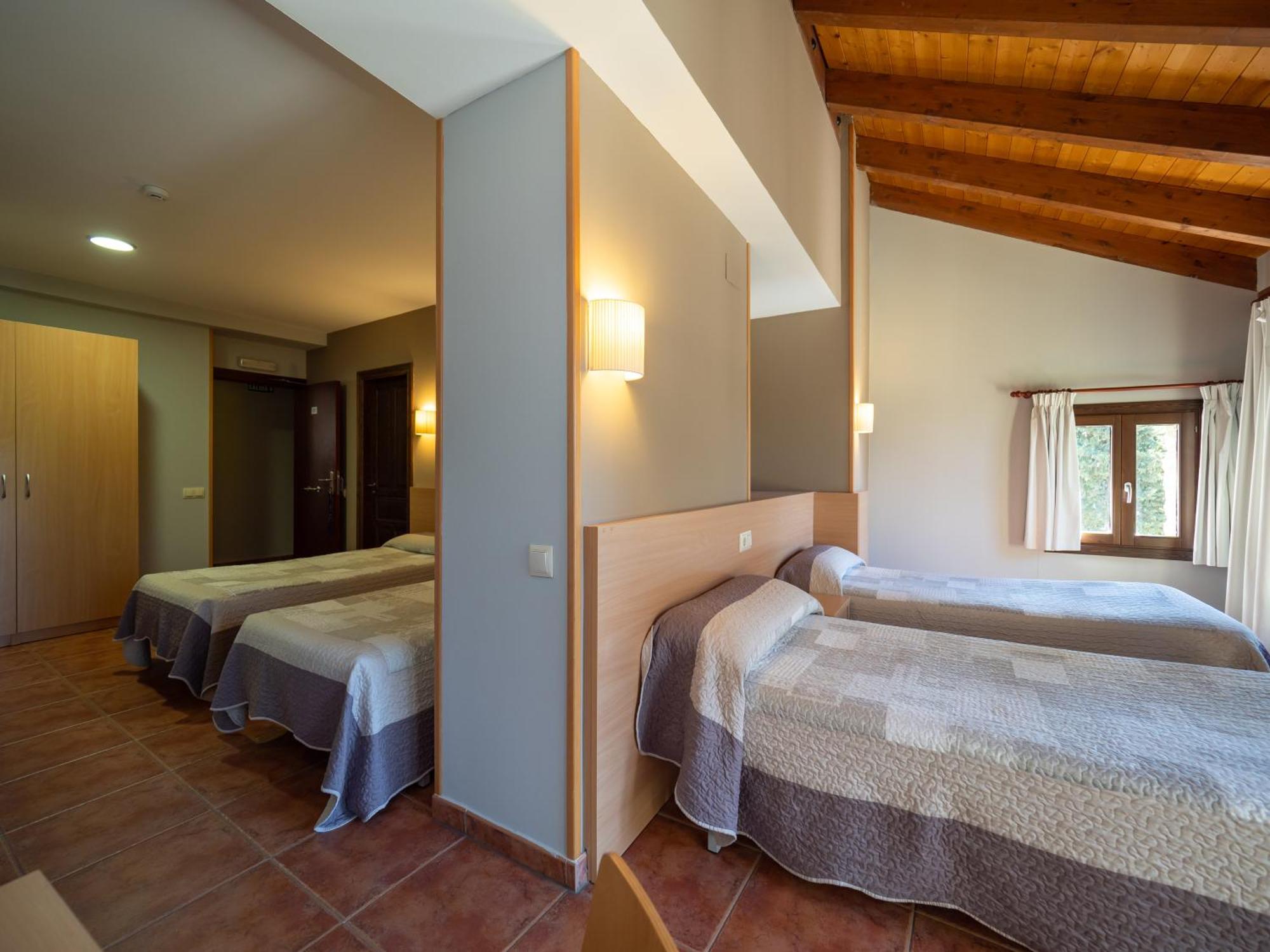 Casa Cambra Guest House อาอินซา ภายนอก รูปภาพ