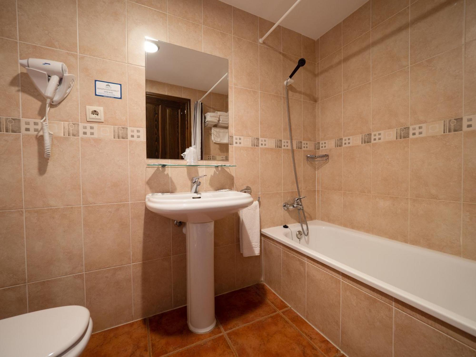 Casa Cambra Guest House อาอินซา ภายนอก รูปภาพ